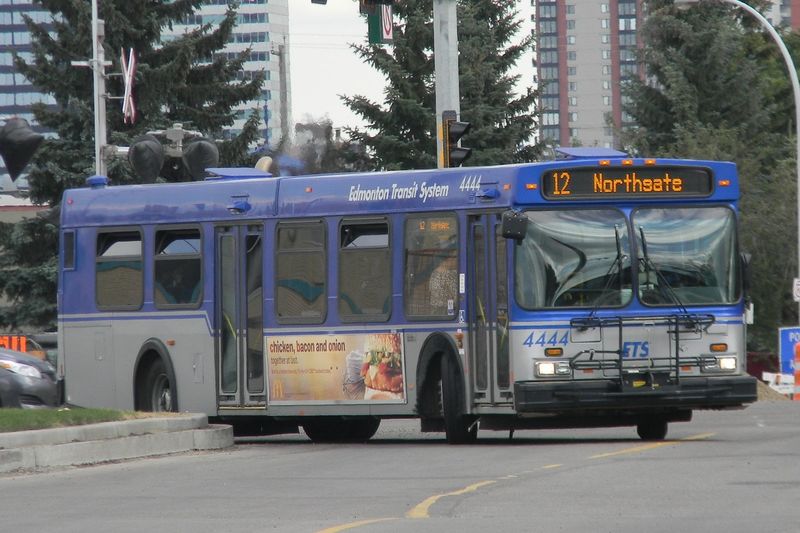 File:Edmonton Transit Service 4444-a.jpg