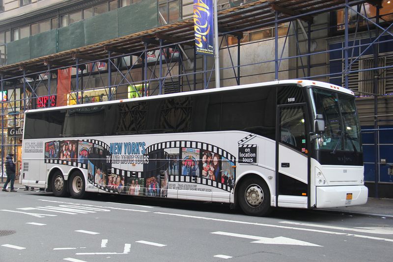 File:Skyliner Travel & Tour Bus 9598-a.jpg