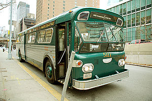 MTA New York City Transit museum bus 5117-a.jpg