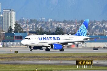United Airlines N831UA-a.jpg