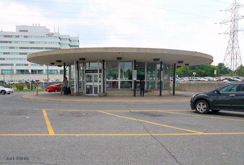 File:Toronto Transit Commission Kipling Station passenger pickup-a.jpg